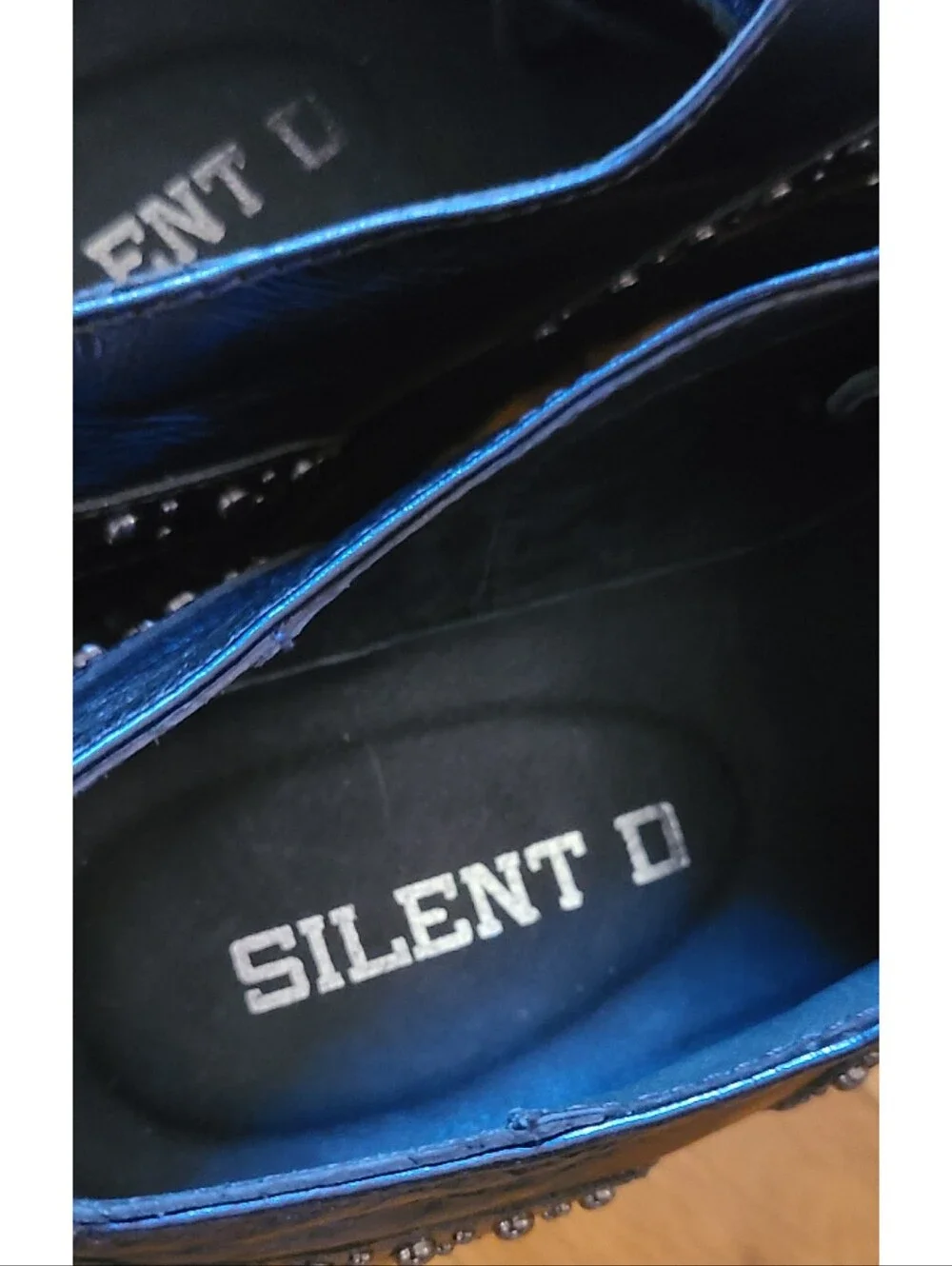 Silent D excellent preowned